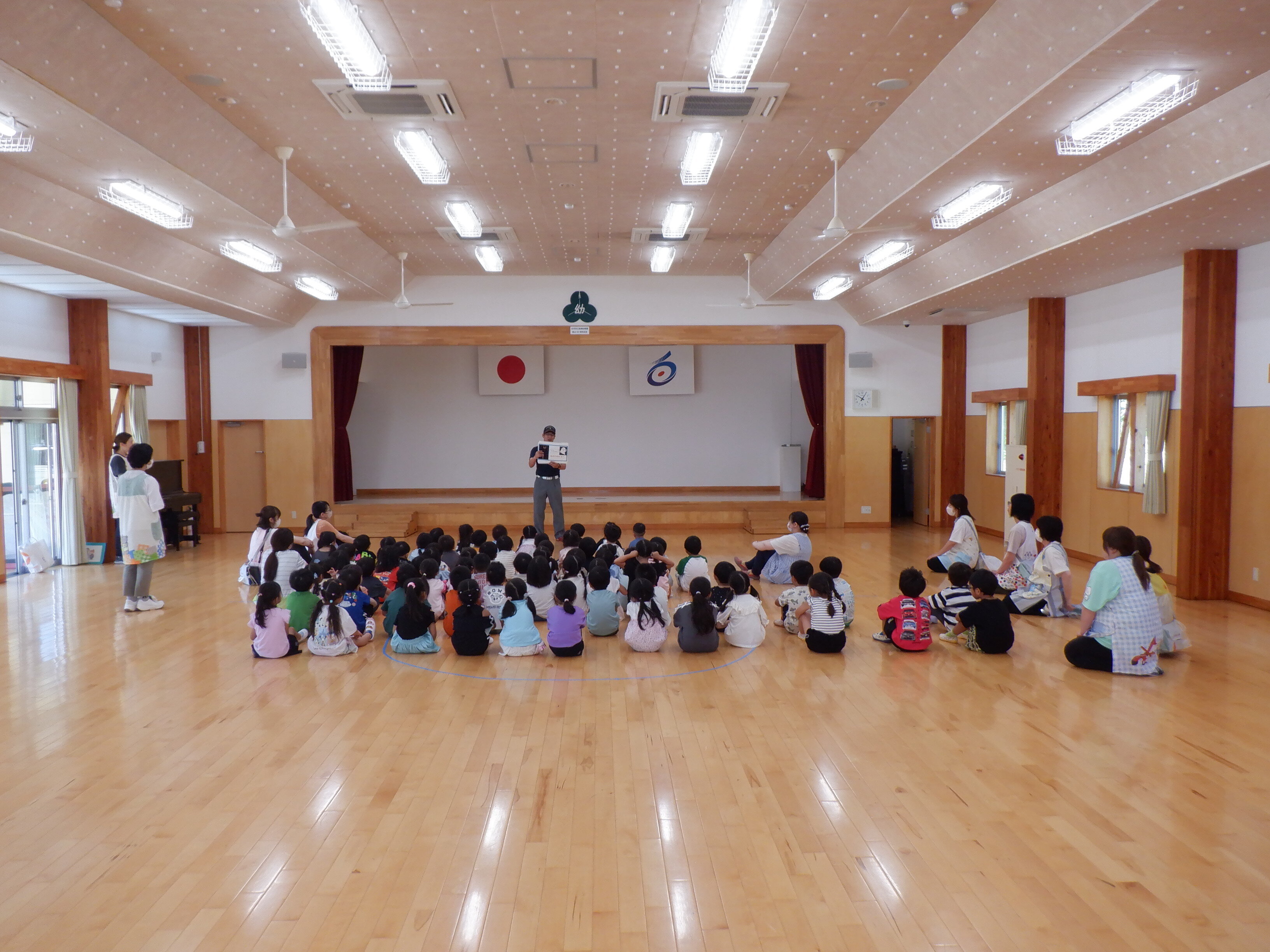 表郷幼稚園で花火指導を実施しました。