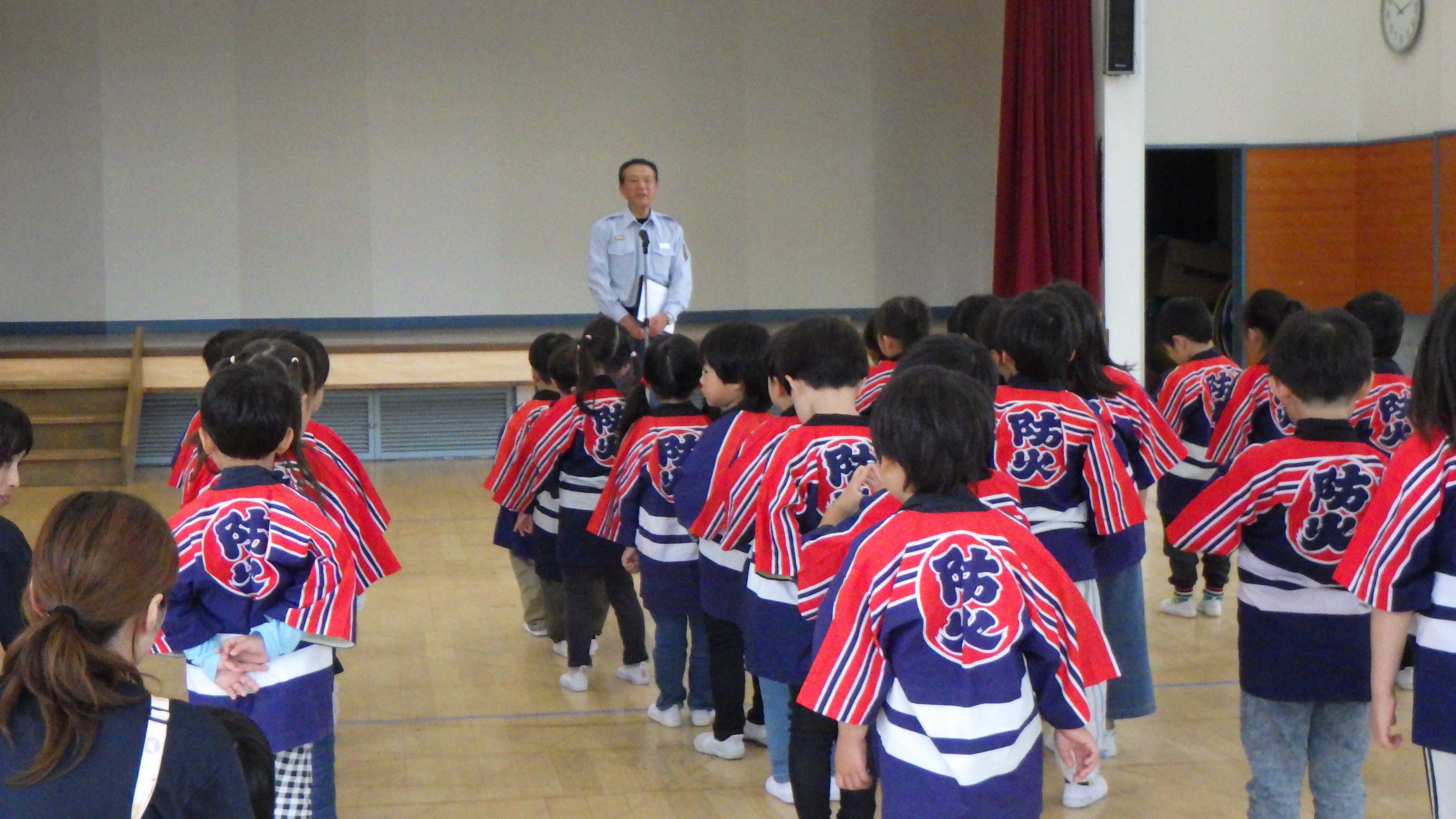 令和8年度　ひがし幼稚園幼年消防クラブ入団式